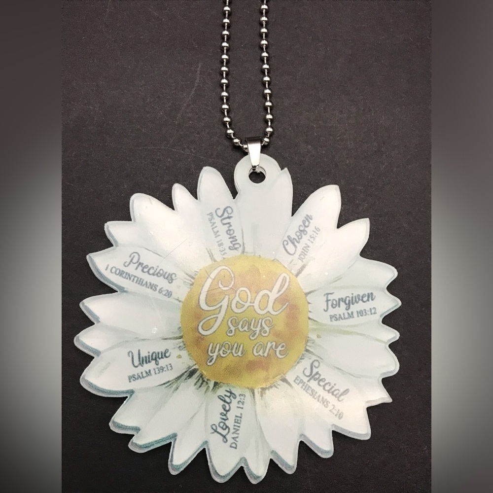 Item 705 White Daisy Car Interior Rearview Mirror Pendant (God Says You Are)